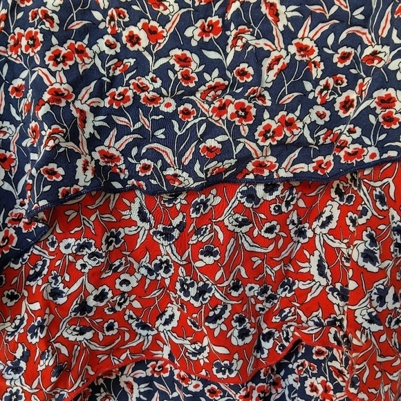 Women's Red & Blue Ditsy Floral Tiered Tunic Top Plus Size 2X High Low Hippie - Picture 3 of 3